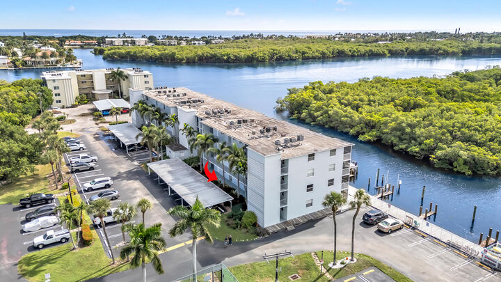 Property Photo:  689 NE 6th Court 1090  FL 33435 