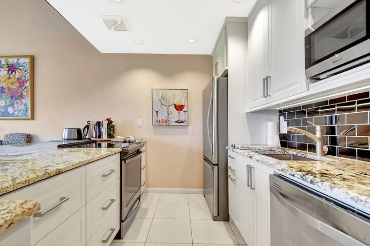 Property Photo: 755 Dotterel Road 1512 FL 33444