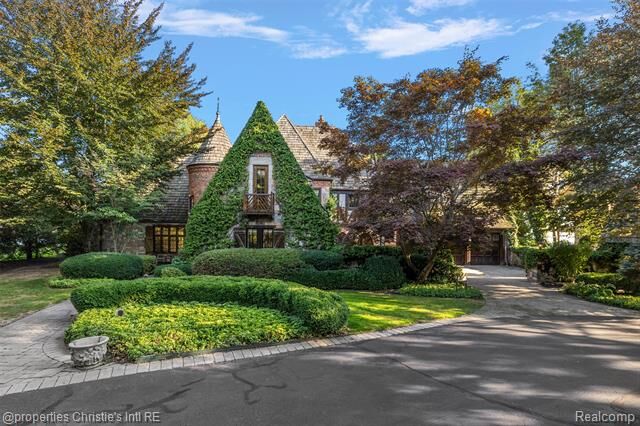 49016 Pointe Lakeview Drive  Chesterfield Twp MI 48047 photo