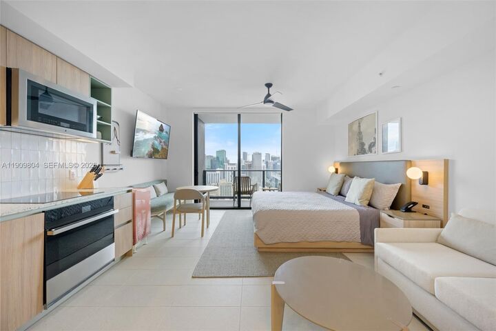 Property Photo:  159 NE 6th St 3706  FL 33132 