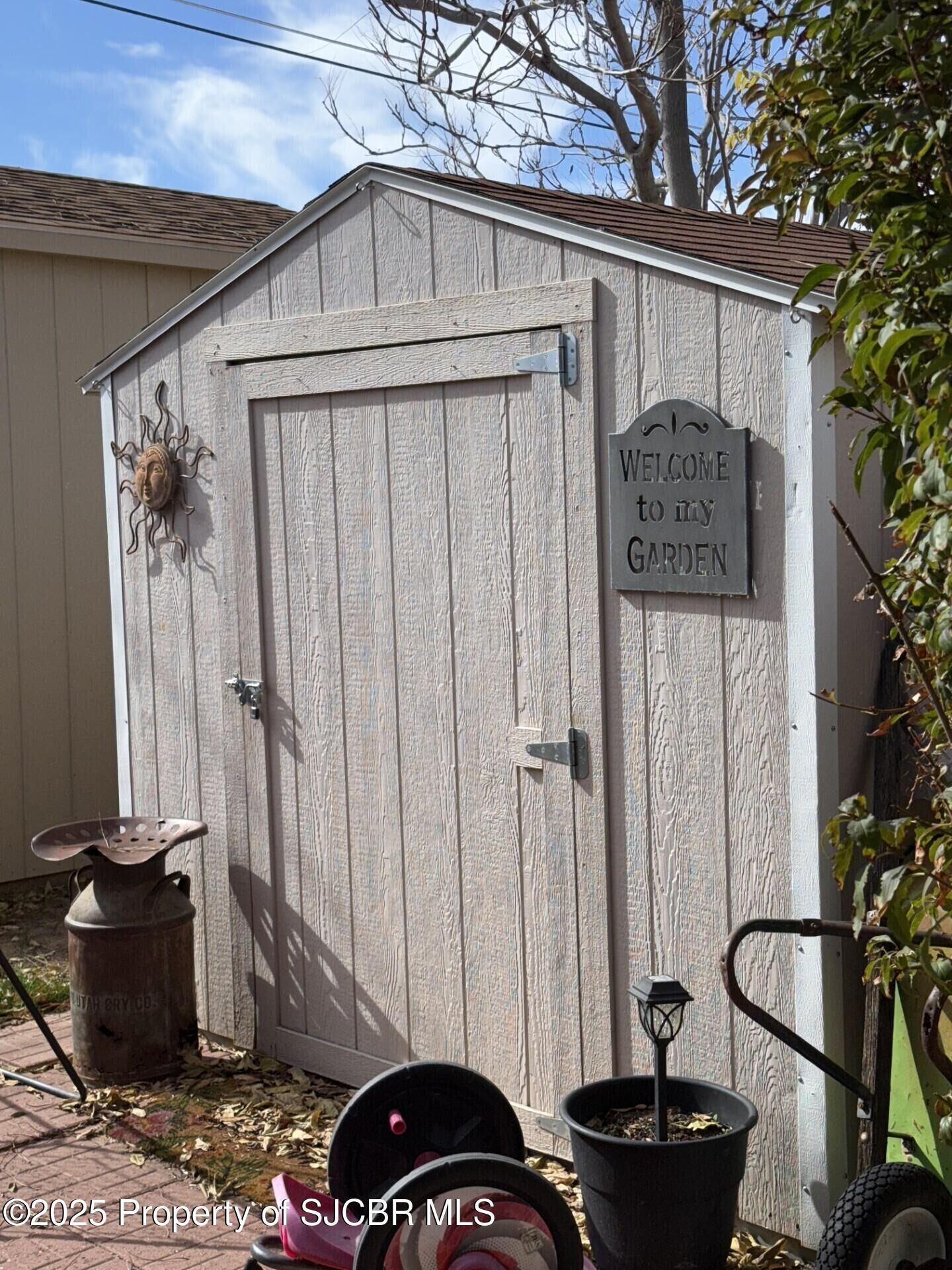 Property Photo: 3003 Yale Drive NM 87402