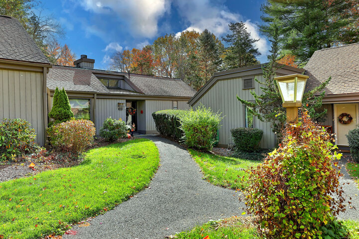 Property Photo:  889 Heritage Village B  CT 06488 