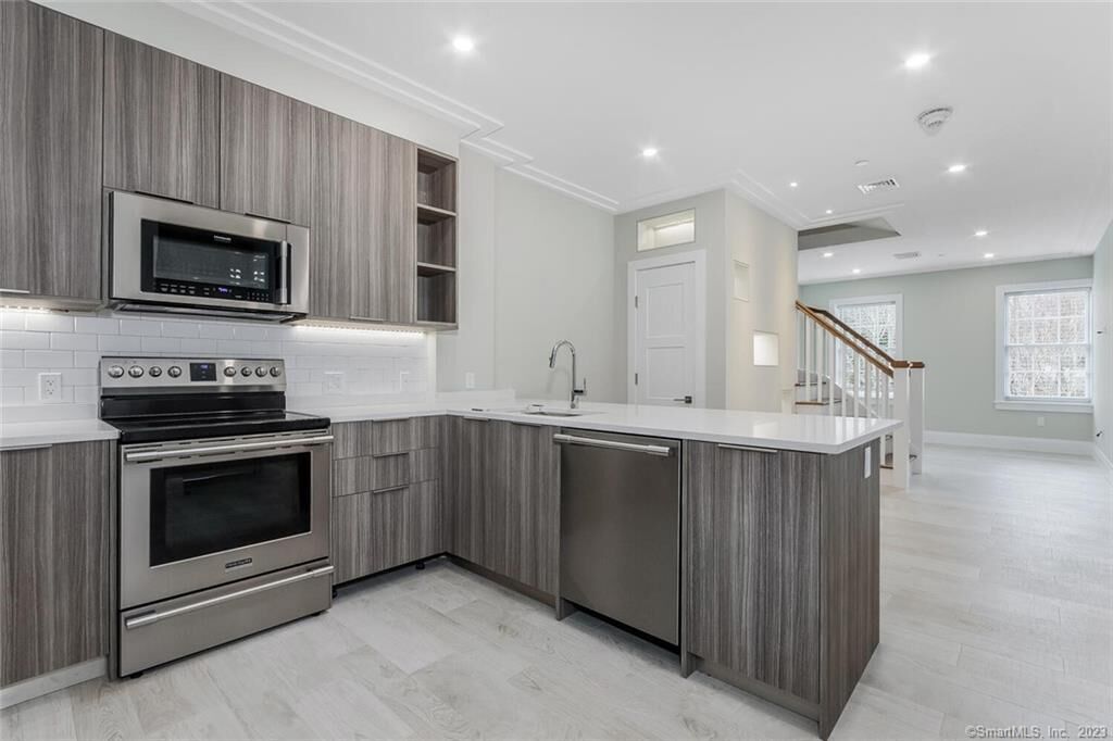 Property Photo:  1990 Bronson Road 8  CT 06824 