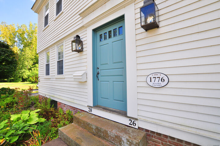 Property Photo:  28 Stinson Place  CT 06095 