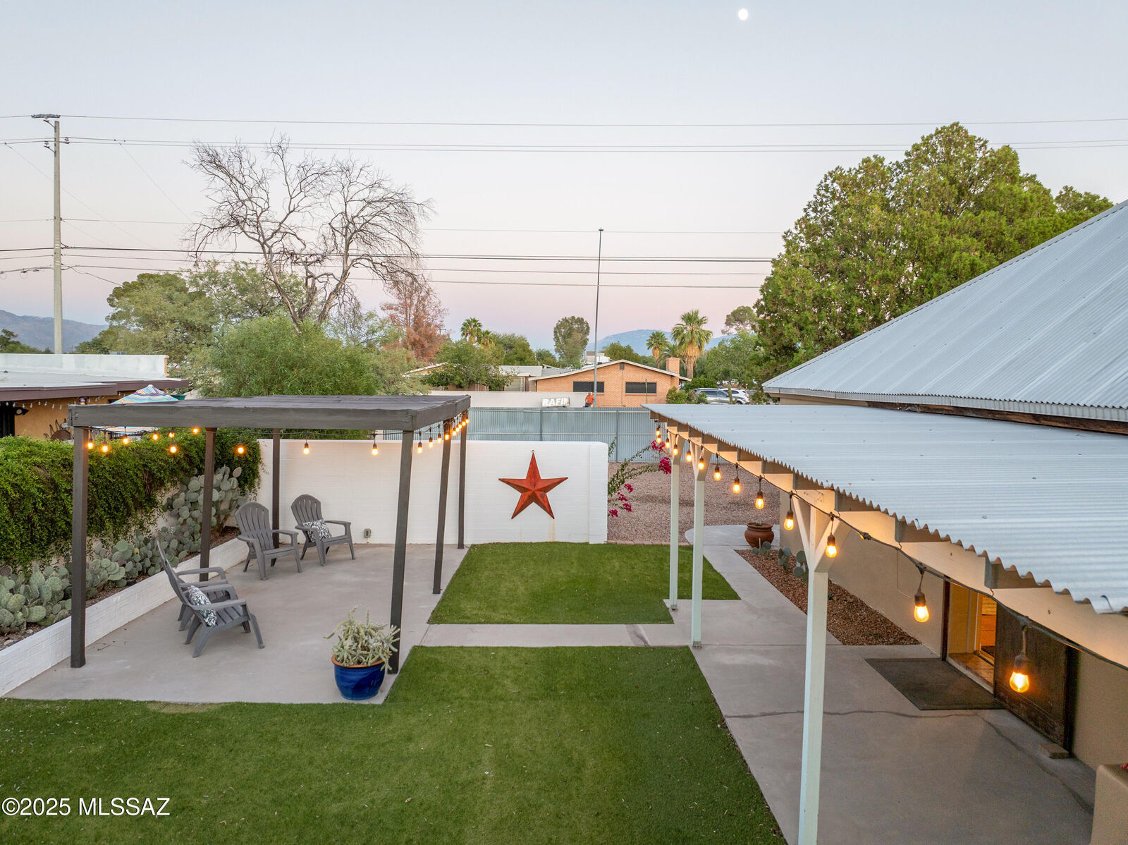 Property Photo: 2101 N Swan Road AZ 85712