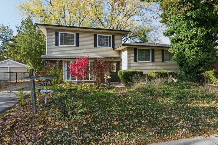 5373 Spruce Avenue  Burlington ON L7L 1N8 photo