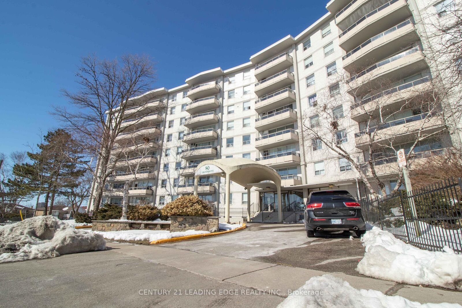 Property Photo: 80 Grandravine Drive 703 ON M3J 1B2