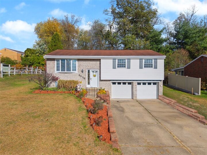 Property Photo: 4036 Crabapple Ln PA 15136