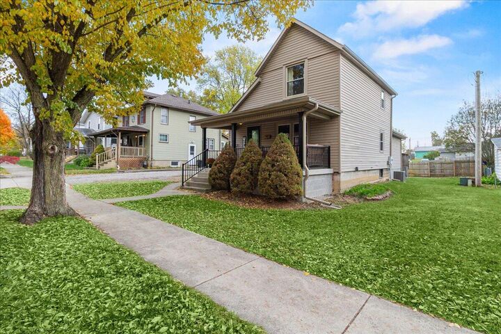 Property Photo: 204 E Spring Avenue OH 43311