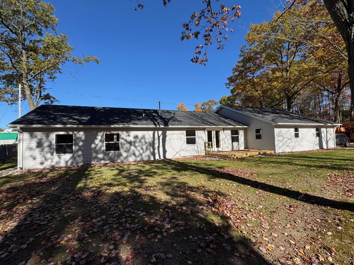 Property Photo:  2385 W Houghton Lake Drive  MI 48629 
