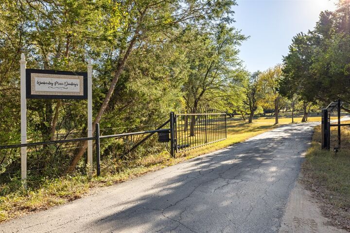 Property Photo: 222 Winn Valley Drive TX 78676