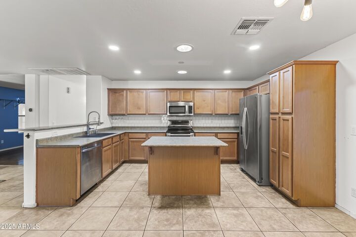 Property Photo: 2037 W Hayden Peak Drive AZ 85144