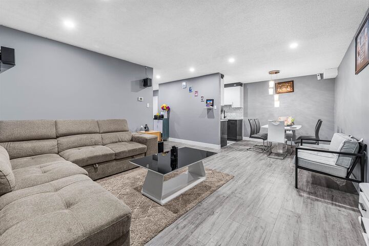 Property Photo: 10061 150 Street 312 BC V3R 4A7