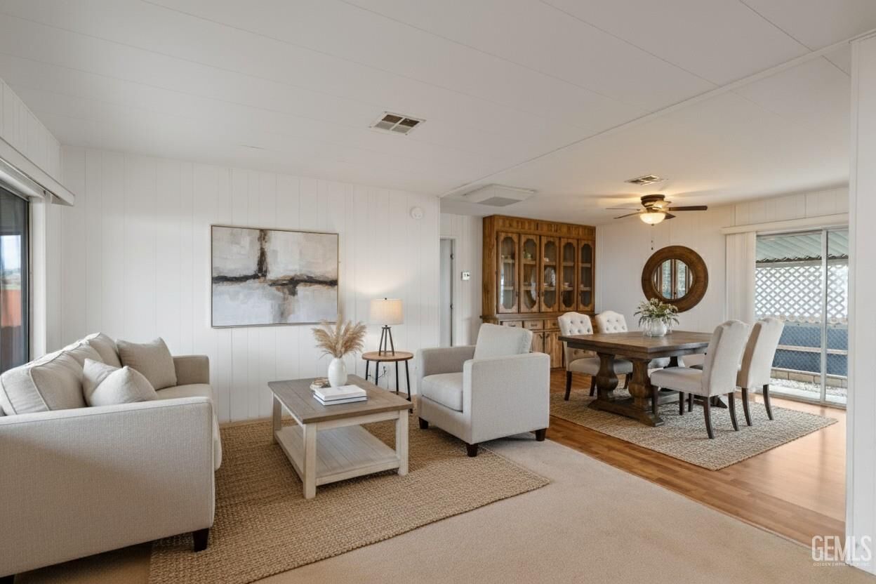 Property Photo: 222 Par Lane CA 93308