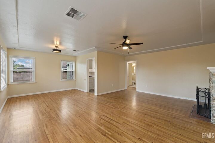 Property Photo: 1505 Stockton Avenue CA 93308