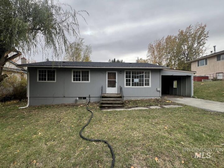 Property Photo:  905 W Adams Street  WA 99130 