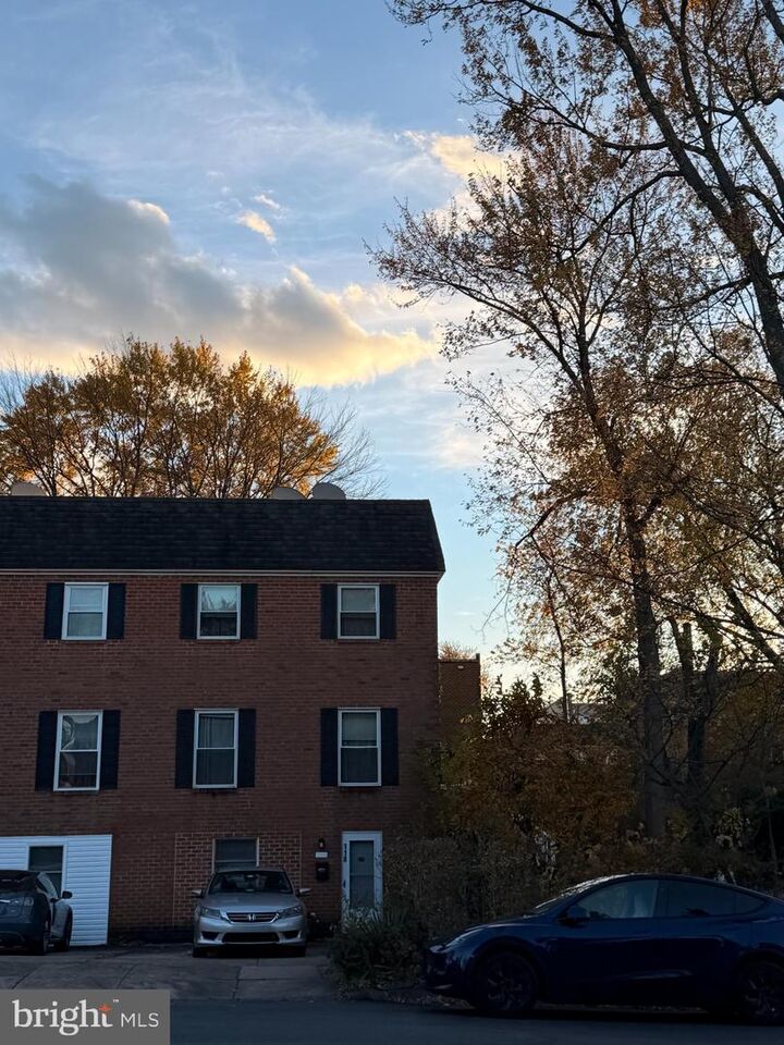 118 Rennard Place  Philadelphia PA 19116 photo