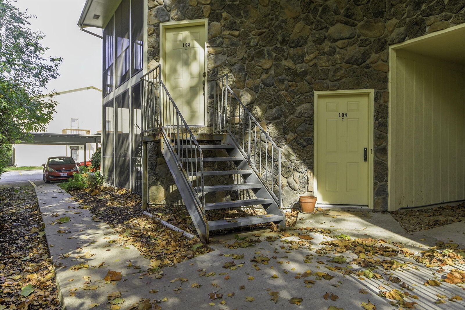 Property Photo:  104 Park Deville Pl  MO 65203 