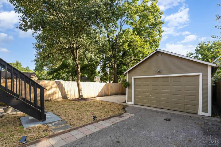 Property Photo:  519 Maple Street  OH 45216 