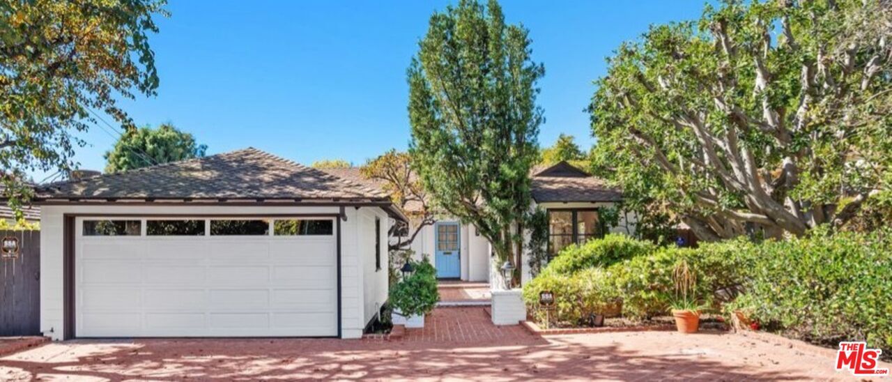 Property Photo: 159 Granville Ave CA 90049