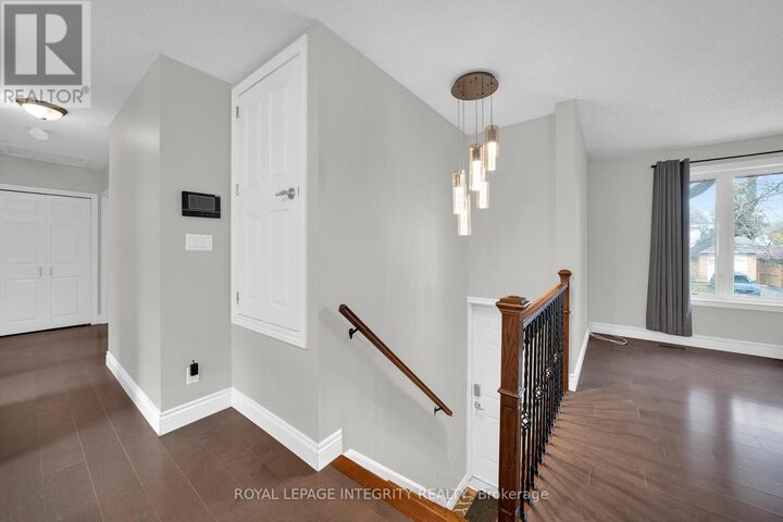 Property Photo:  1896 Featherston Drive A  ON K1H 6P5 