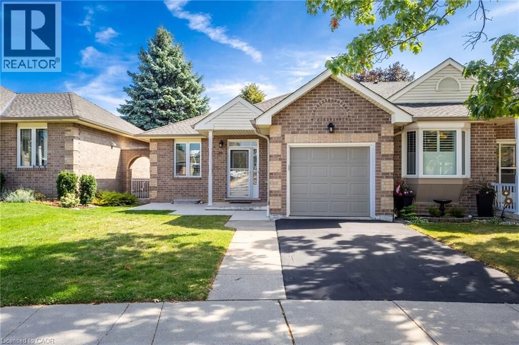 Photo de la propriété: 39 Twentyplace Boulevard ON L0R 1W0