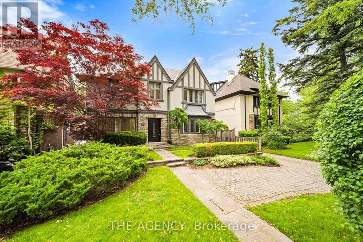 Property Photo:  44 Elderwood Drive  ON M5P 1X1 