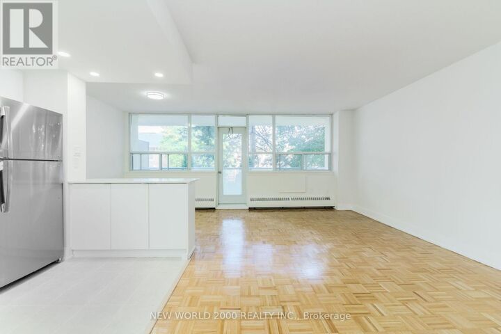 Property Photo:  33 Erskine Avenue 201  ON M4P 1Y6 