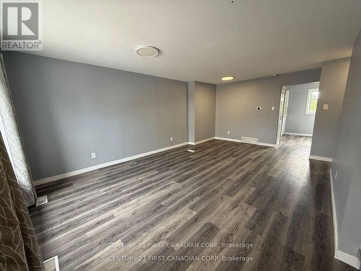 Photo de la propriété:  577 Third Street 24- Upper  ON N5V 4B9 