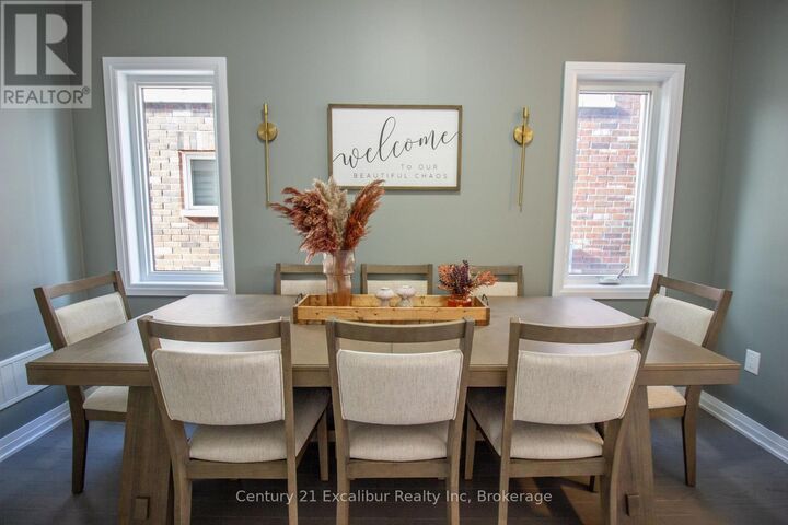 Photo de la propriété:  432 Adelaide Street  ON N0G 1A0 