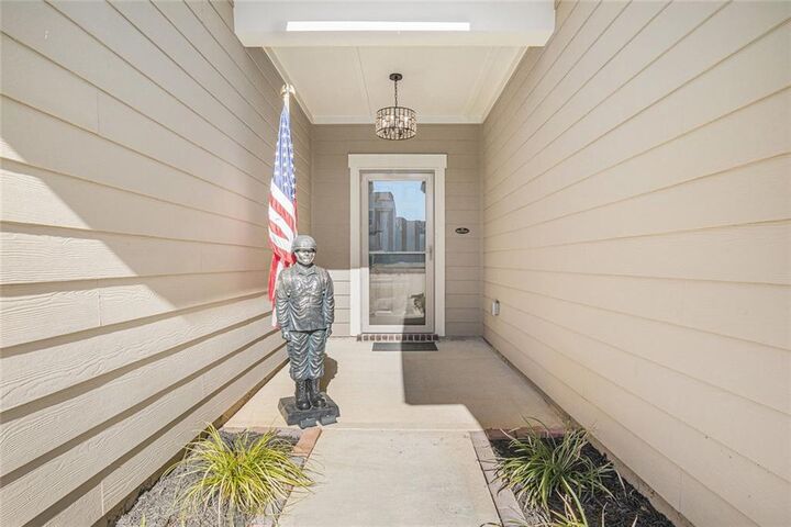 Property Photo: 609 Bentwater Way GA 30548