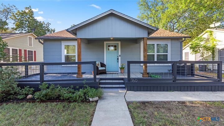 Property Photo: 760 Roosevelt Street TX 78130