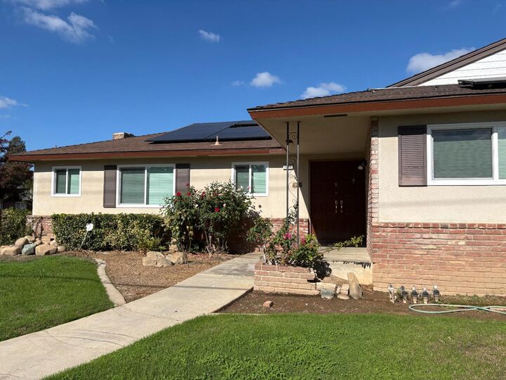 Property Photo: 1288 E Sierra Avenue CA 93710