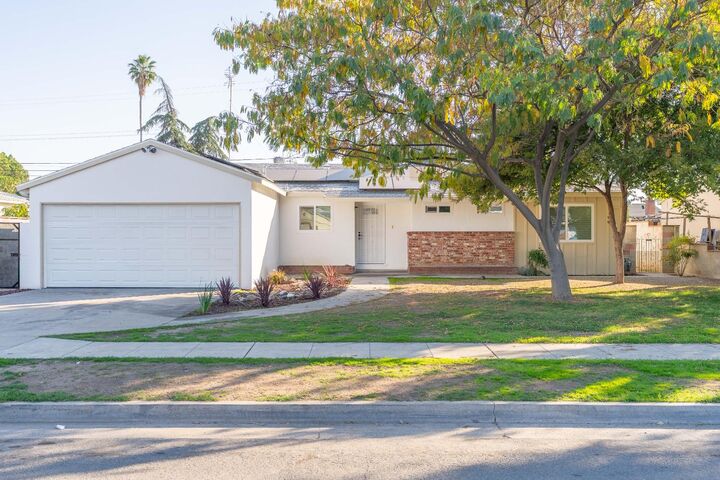5080 E Hammond Avenue  Fresno CA 93727 photo