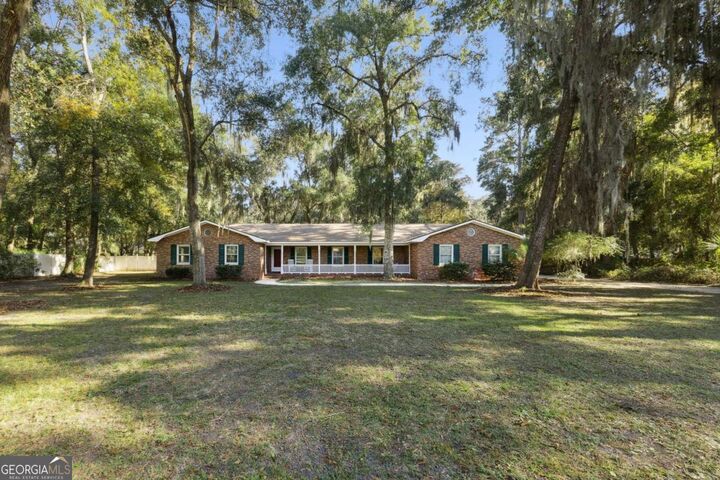 Property Photo: 818 Park Street GA 31558