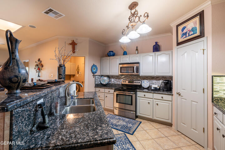 Property Photo: 6701 Pearl Ridge Drive TX 79912