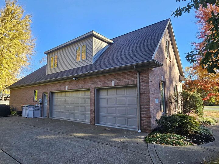 Property Photo:  1060 Jefferson Court  IN 47630 
