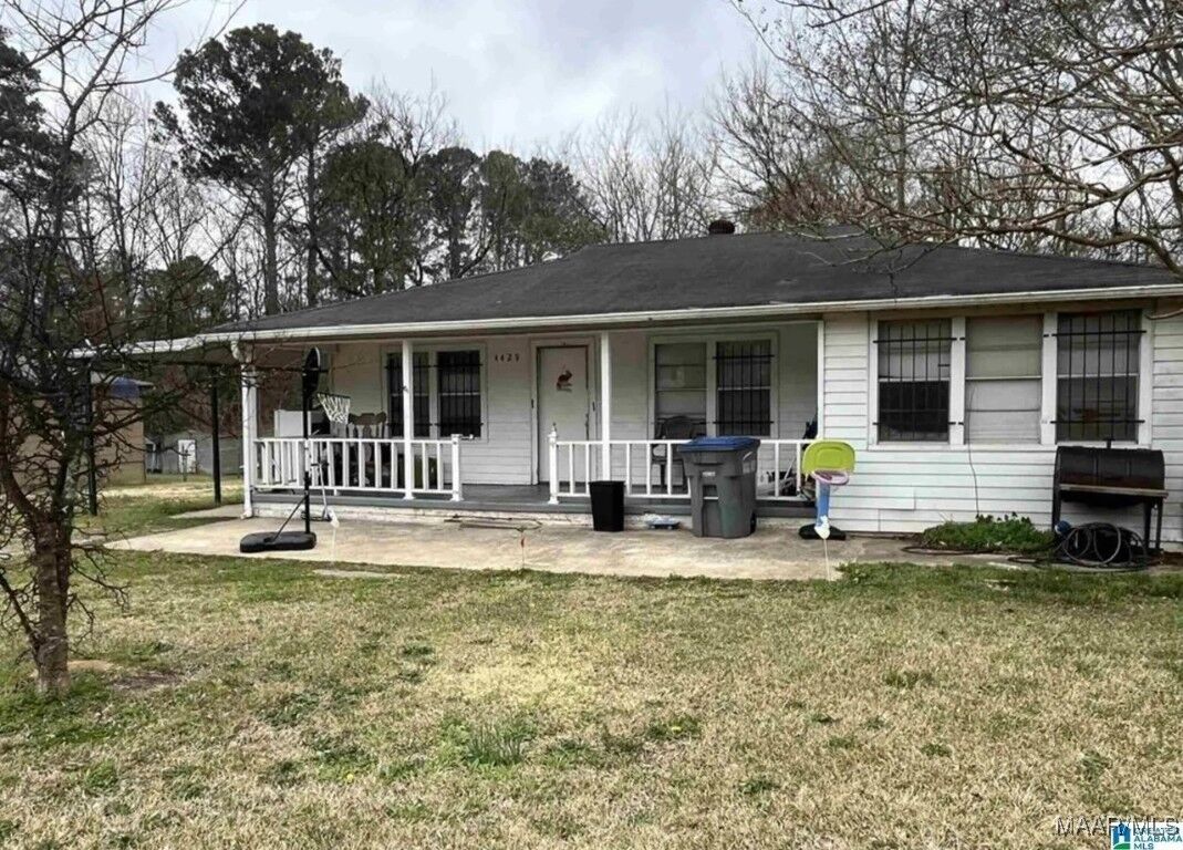Property Photo: 4429 Main Street AL 35005