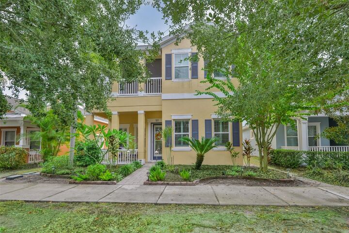 Property Photo: 511 Winterside Drive FL 33572