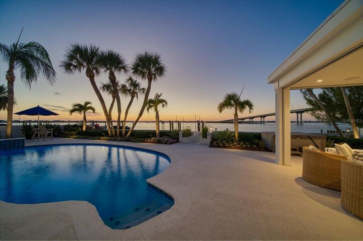 Property Photo: 106 Driftwood Lane FL 33770