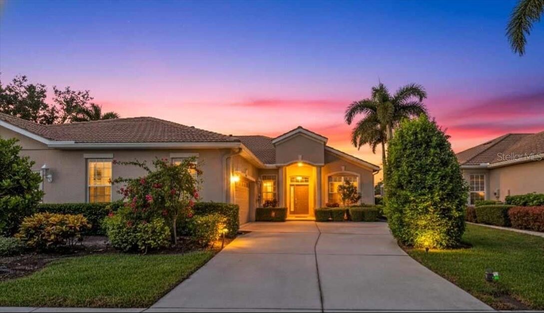 Property Photo:  8151 Victoria Falls Circle  FL 34243 