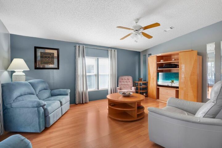 Property Photo: 709 Riverview Circle FL 34287