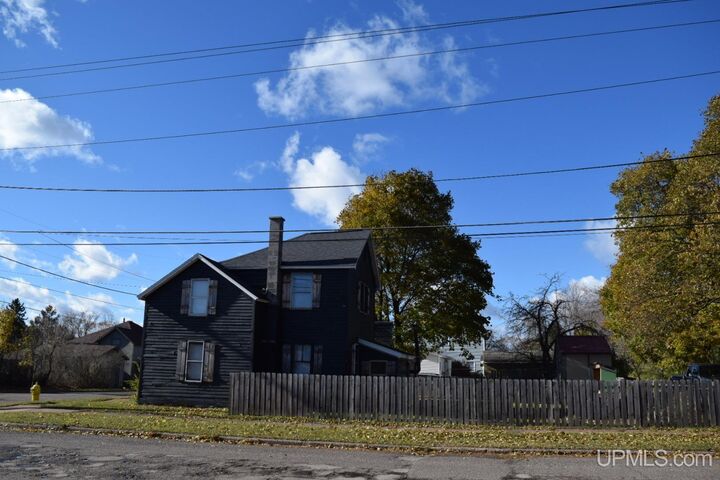 Property Photo:  727 E Ridge Street  MI 49849 