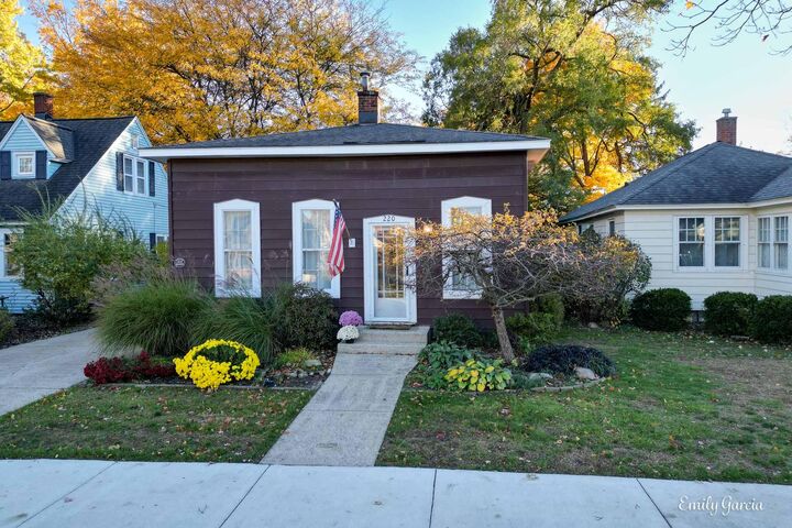 Property Photo:  220 W 11th Street  MI 49423 