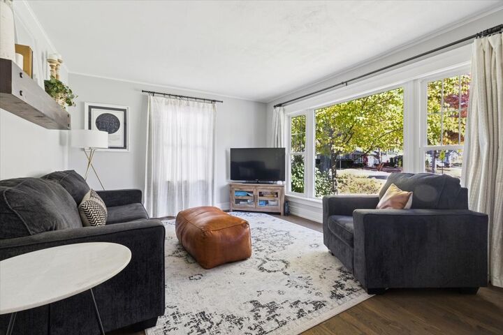 Property Photo:  746 N Pine Avenue  IL 60004 