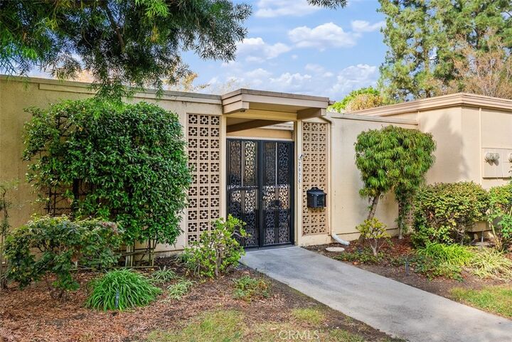 Property Photo: 207 Avenida Majorca C CA 92637