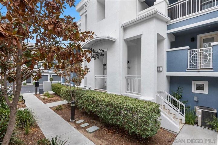 Property Photo:  3477 Coastline Place  CA 92110 