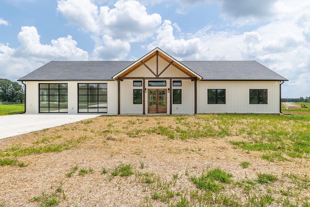 Property Photo:  188 Beartown Rd  TN 38469 