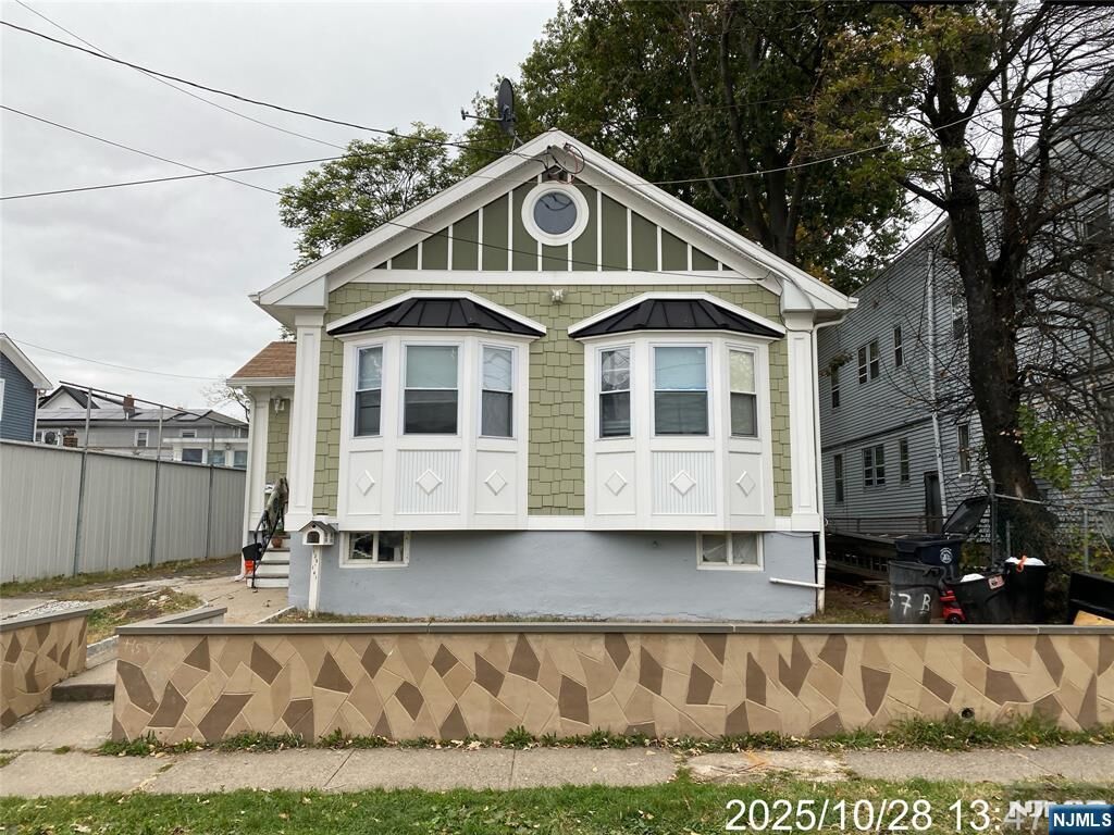 Property Photo:  139-141 Western Parkway  NJ 07111 