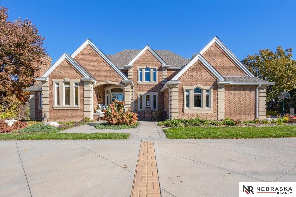 Property Photo:  6733 Platteview Road  NE 68133 